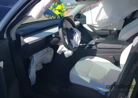 2022 Tesla Model Y Performance Dual Motor All-Wheel Drive from USA, damaged, VIN 7SAYGDEF6NF309597